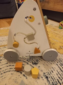 Drevene choditko s aktivitami, Janod - 4