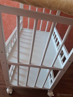 Prebaľovací pult (s kolieskami) - 4