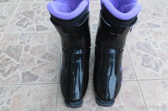 Lyžiarky Nordica a Lowa . - 4