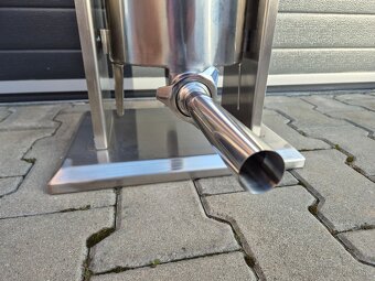 ELEKTRICKÁ PLNIČKA KLOBÁS 10 L SILNÁ PROFI - 4