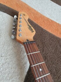 Vintage V6 Stratocaster - 4