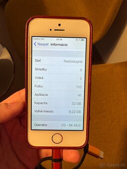 Iphone SE zlatý - 4