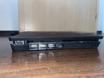 Playstation 4 - 4