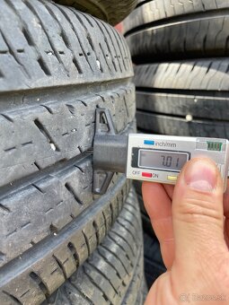 215/70 r15 C contimental - 4