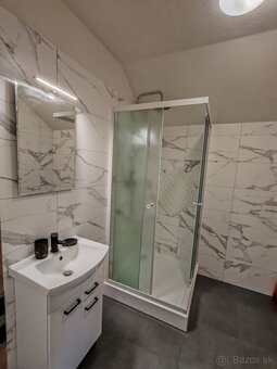 Rodinný dom s garážou -aj na podnikanie - 4