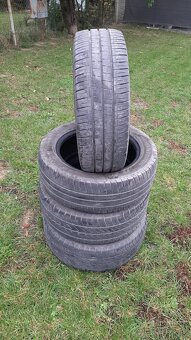 215/60r17C 109/107T Michelin a  225/55r17C 109/107h Vredeste - 4