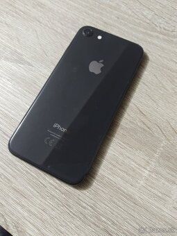 iPhone 8 / 64GB / Dobrý stav - 4