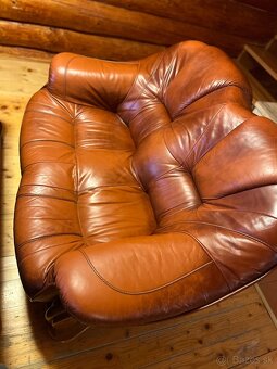 Pravá koža – sedacia súprava + masívna komoda (TOP stav, kla - 4