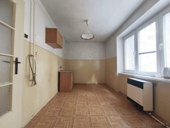 Predaj, tehlový 2izb.byt s balkónom v širšom centre Lučenca - 4