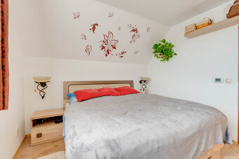 Na predaj - priestranný 3-izbový rodinný dom vo Vajnoroch - 4