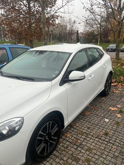 Predám Volvo v40 ročník 2017 - 4