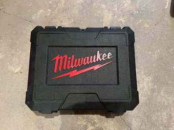 Milwaukee aku vŕtačka / skrutkovač M12 BDD-201C - 4