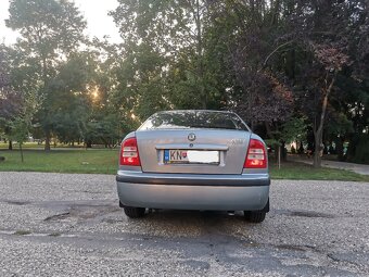 Predám Škoda Octavia 1.6 benzín, r.v. 2004 - 4