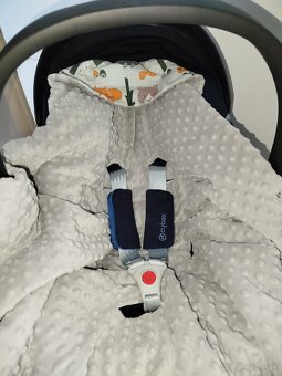 Vajičko Cybex aton 5 s isofixom + deka - 4