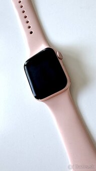 Predám hodinky iWatch 6 aj s náhradnými remienkami - 4