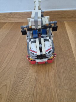 Lego technic Bucket Truck 8071 - 4