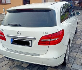 Predám Mercedes Benz B 180, r.v. 2012 - 4