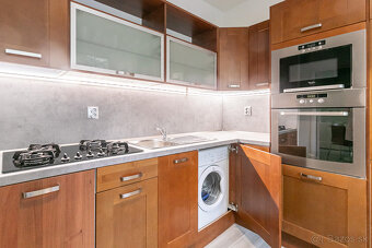Zariadený, zrekonštruovaný 4 izb.byt 79 m2, balkón, pivnica. - 4