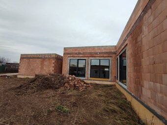 5-izbovy rodinný dom 15 minút od NR - 4