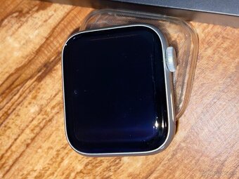 Apple Watch Nike SE 40mm Silver Aluminum Case - 4