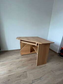 Rohový písací (PC) stolík - 4