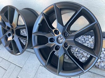 GEMINI SCHWARZ skoda Octavia RS 3 5x112  7,5x18 ET 51 - 4