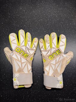 Brankárske rukavice OneGlove veľkosť 9 - 4