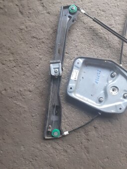 Volkswagen Golf V  1K5837461B - 4