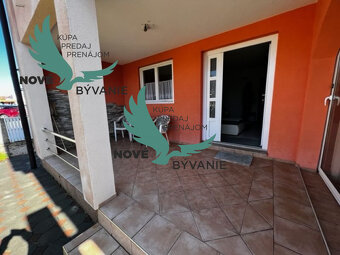 Na predaj dom s 3 apartmánmi len 250m od mora, Chorvátsko -  - 4