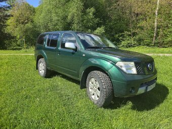 Nissan Pathfinder 2.5 rok 2006 - 4