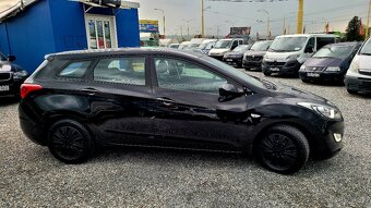 Hyundai i30 1.6i MPI DOHC CVVT Comfort benzín - 4