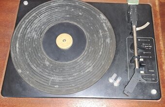 Predam retro radio Tesla Synkopa 1032 A - 4