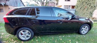 Volvo V60 D4 2.0L 190k Momentum - 4