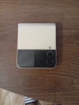 Samsung z3Flip5g - 4