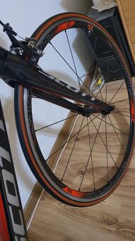 Karbónový cestný bicykel Scott Foil 20 -pripravený na sezónu - 4