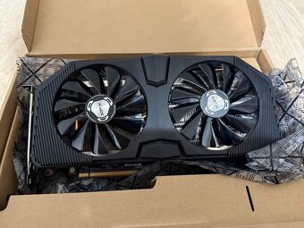 XFX AMD Radeon RX 5700 XT 8GB Raw II - 4