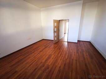 Na prenájom 2-izbový zrekonštruovaný byt- 66 m2. - 4