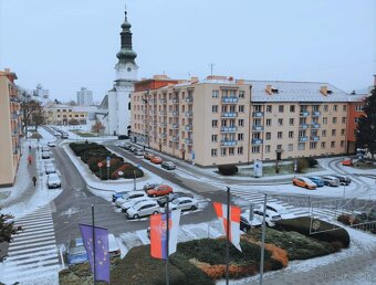 3-izbový byt priamo na námestí v meste Zvolen - 4