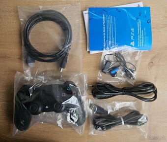 TOP: Sony PlayStation 4 2 TB FW 5.05 - 4