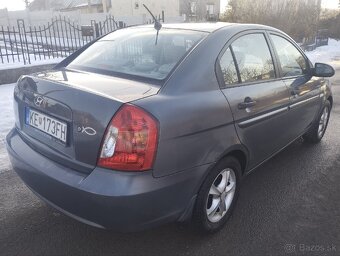 Hyundai Accent 1.4i - 4