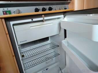 Predám karavan HYMER - 4