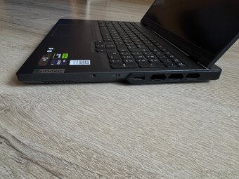 Lenovo Legion Pro 7 16IRX8H - 4
