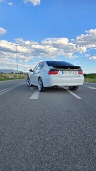Bmw E90 320d - 4