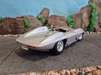 Prodám model 1:18 Chevrolet corvette stingray 1959 Autoart - 4