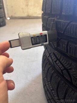 Pirelli 235/45R18 zimné - 4