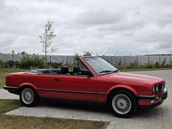 BMW 3-série Cabrio 320i (E30) z roku 1990 - 4