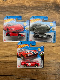 Hot Wheels Ferrari , Mercedes, Bmw , Honda - 4