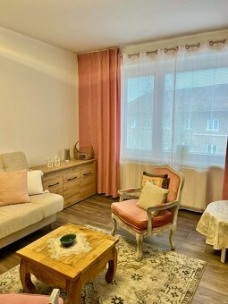 NA PREDAJ: 2-izbový byt po rekonštrukcii – Staré Sí - 4