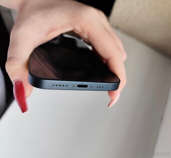 iPhone 13 - 4