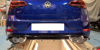 Matná dvojitá Nerezová koncovka výfku s logom akrapovič - 4